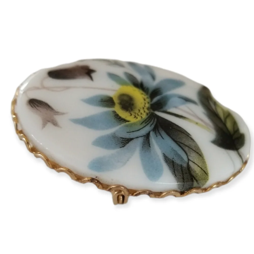 Vintage Mid Century Glass Cabachon Gold Tone Flower Brooch